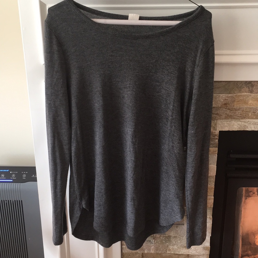 Gray long sleeve shirt